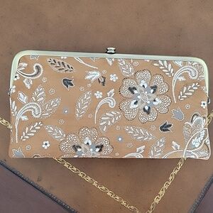 HOBO Lauren Clutch Wallet Country Road Bloom NWT